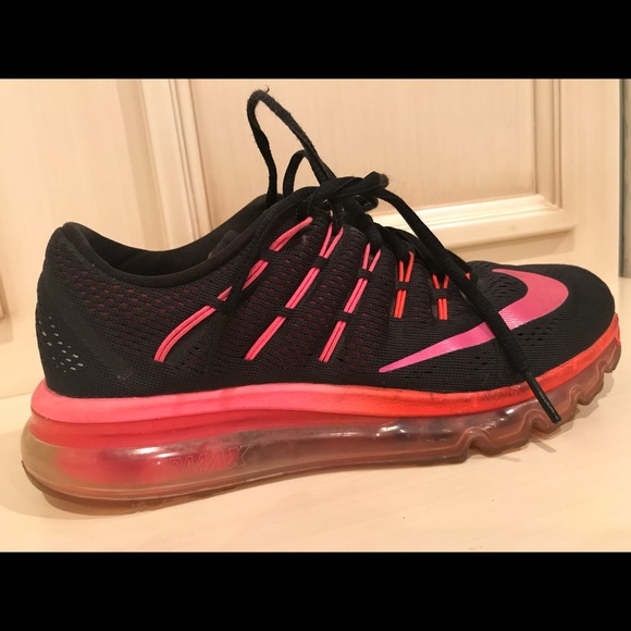 Nike Shoes - Nike airmax sneakers